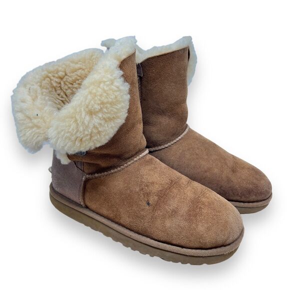 UGG Shoes - UGG Boots Classic Bailey Button Womens Sz 7 Brown Leather Sheepskin Winter 5803